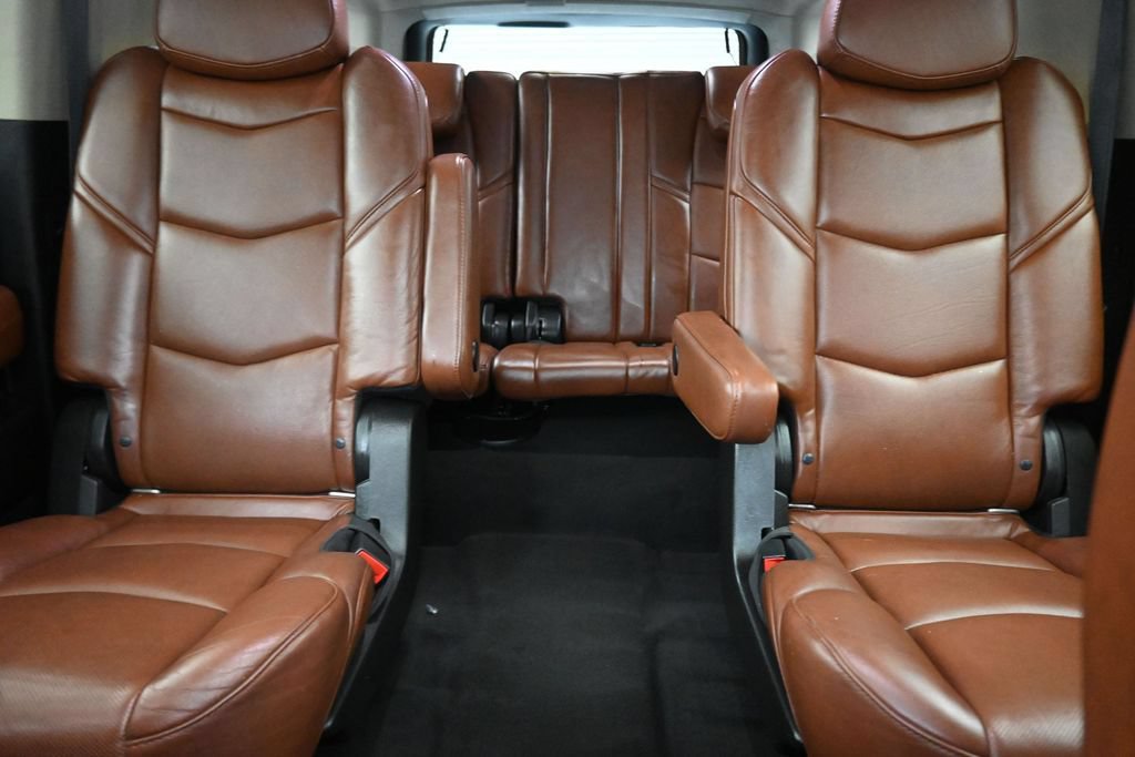 Used 2019 Cadillac Escalade ESV Luxury AWD/4WD image 30