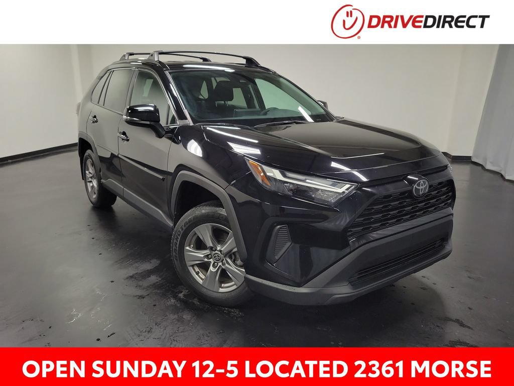 Used 2024 Toyota RAV4 XLE AWD/4WD image 1