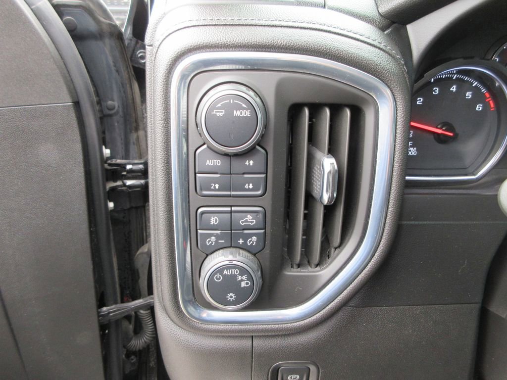 Certified 2021 Chevrolet Silverado 1500 RST image 25