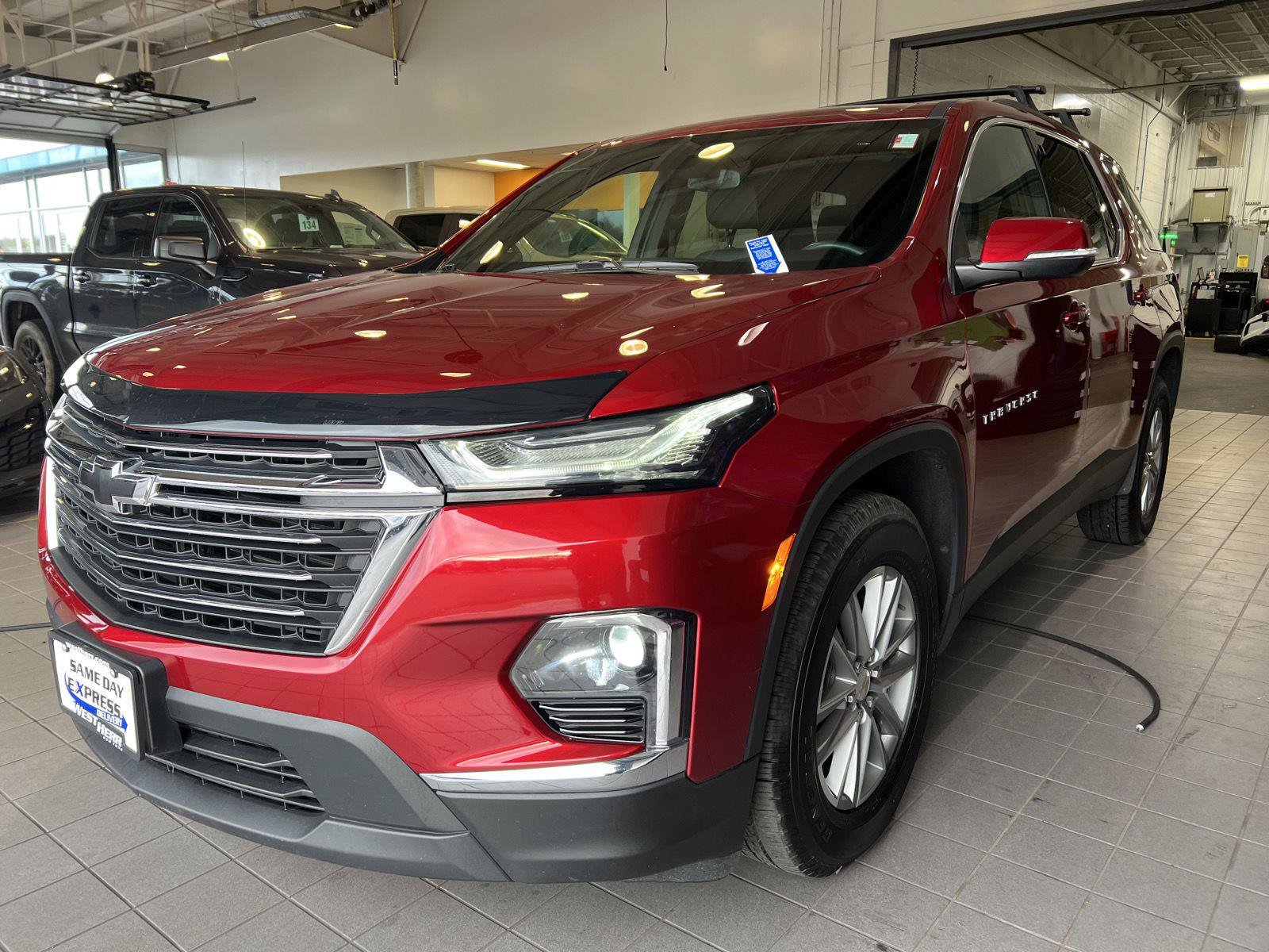 Used 2023 Chevrolet Traverse LT AWD/4WD image 4