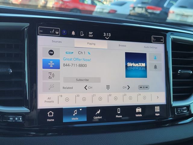 Certified 2024 Chrysler Pacifica Touring-L image 9