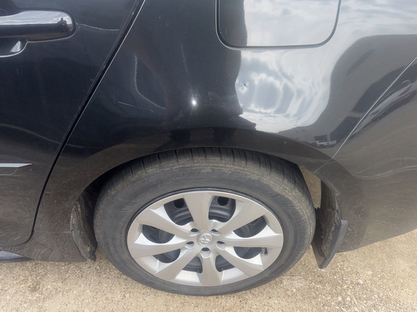 Used 2020 Toyota Corolla LE w/ Carpet Mat Package (TMS) FWD image 9