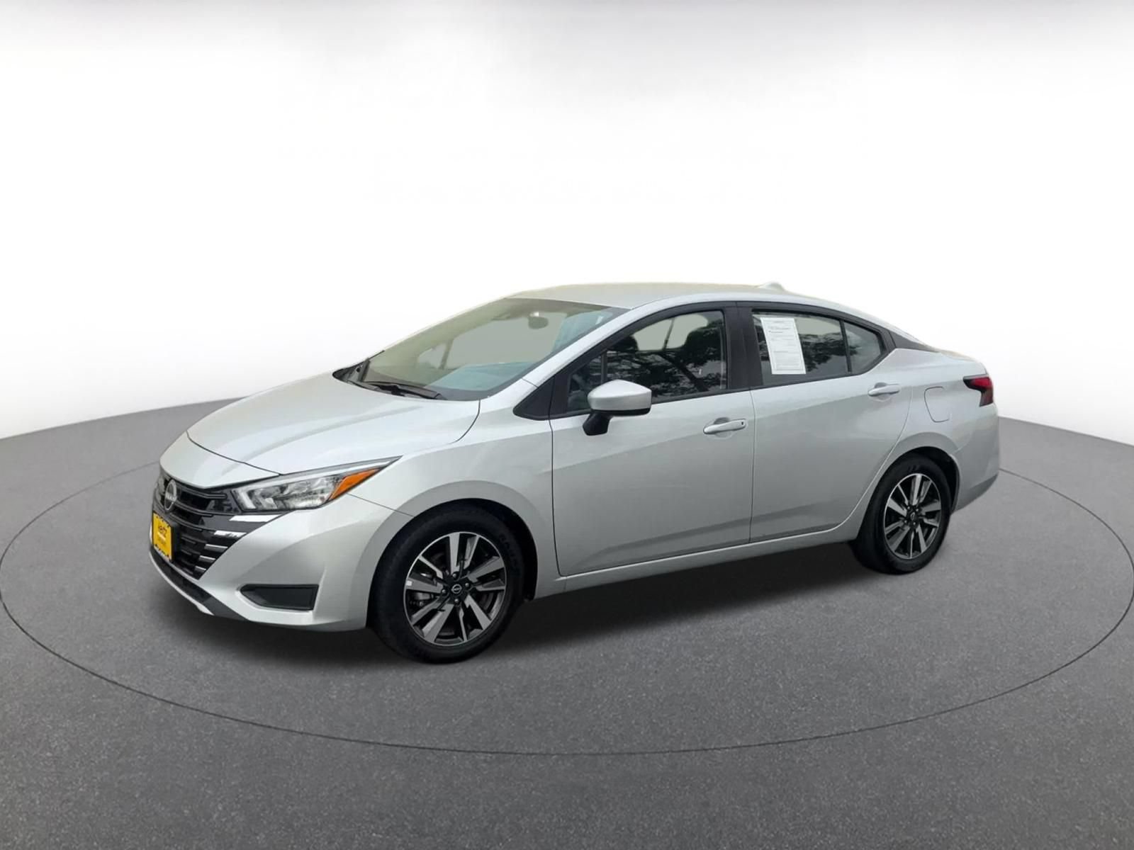 Used 2025 Nissan Versa SV FWD image 7