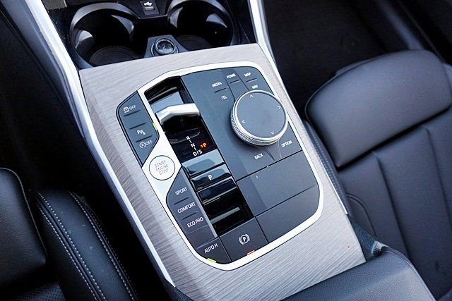 Used 2025 BMW 330i xDrive Sedan w/ Convenience Package image 30