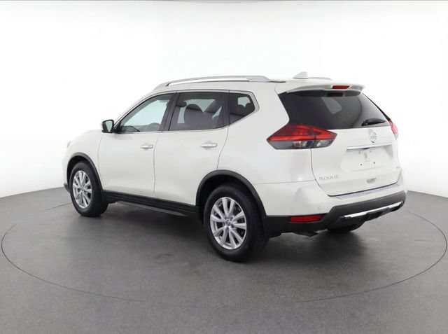 Used 2018 Nissan Rogue SV w/ Premium Package FWD image 7