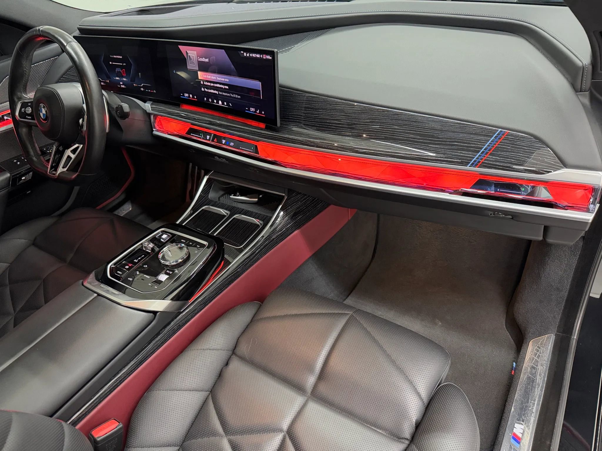 Used 2023 BMW 740i w/ Parking Assistance Package RWD image 10