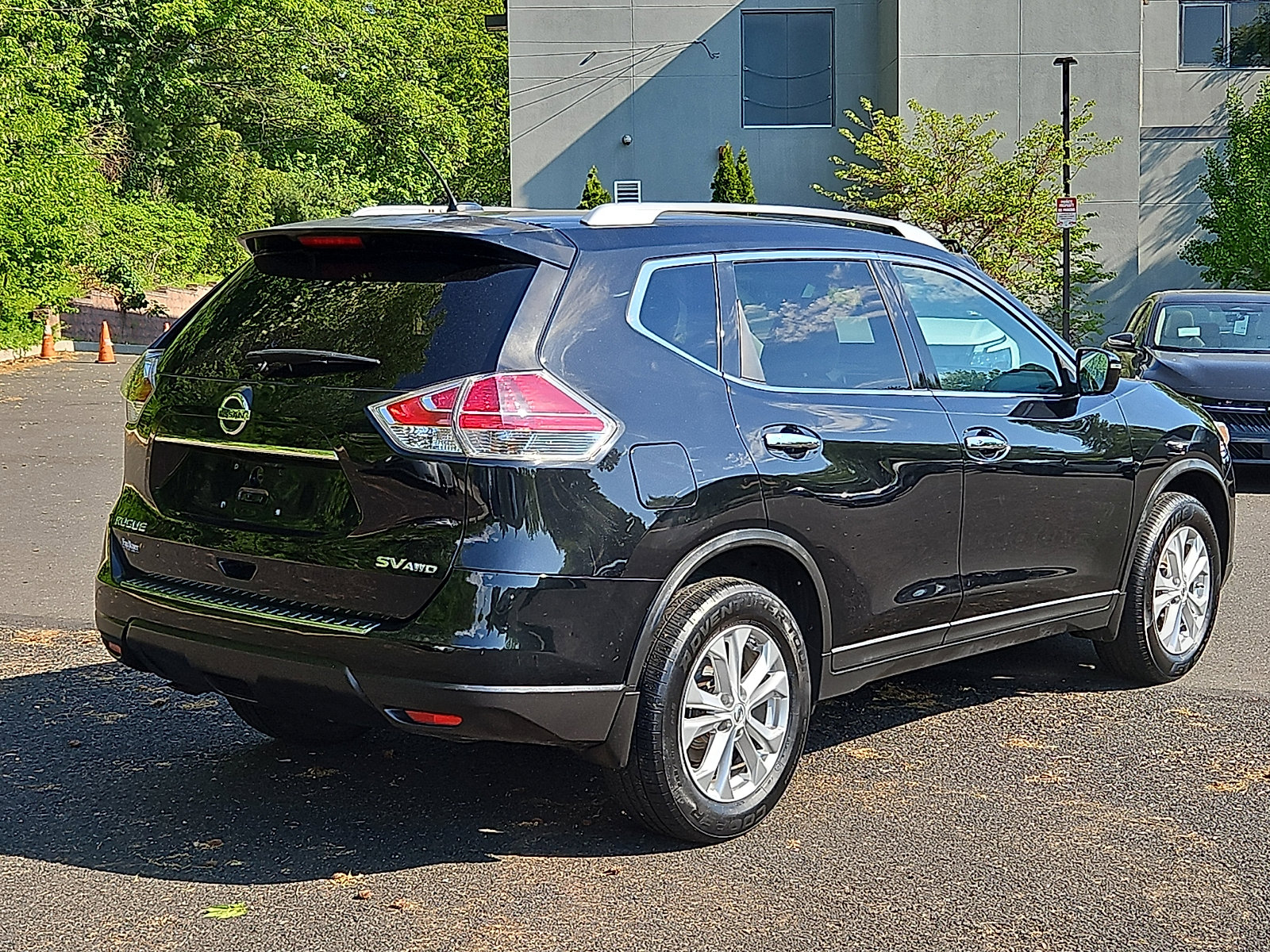 Used 2016 Nissan Rogue SV AWD/4WD image 6