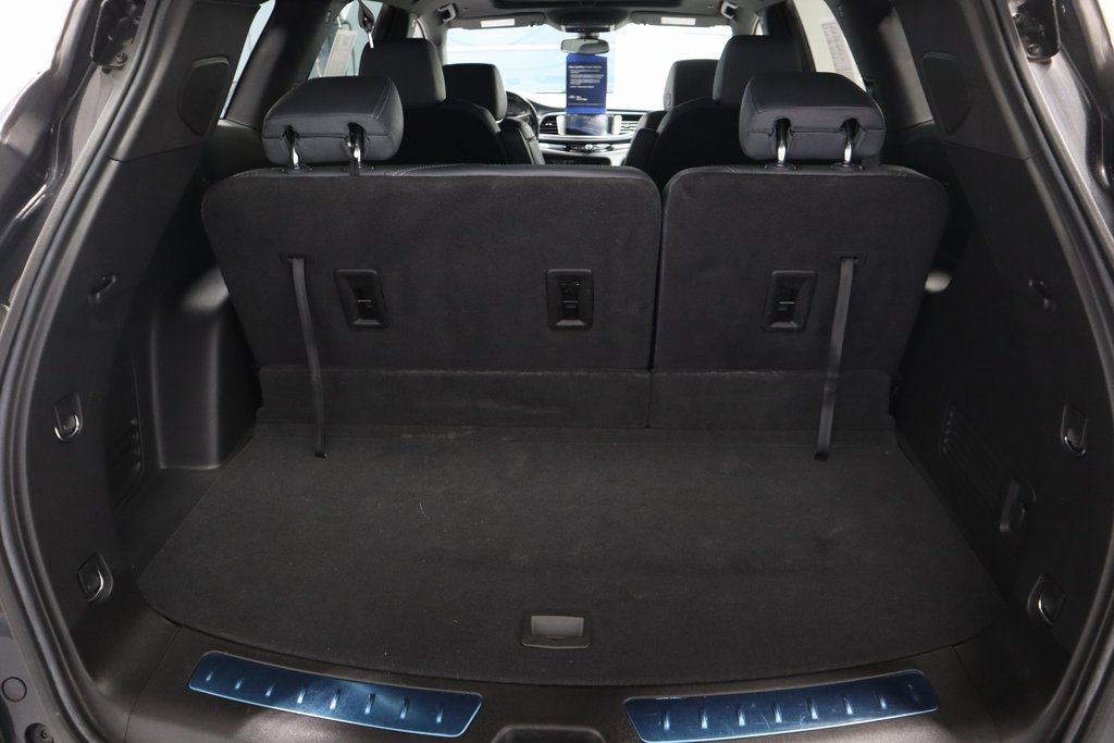 Used 2023 Buick Enclave Essence w/ Experience Buick Package image 18