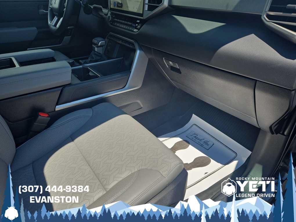 Used 2025 Toyota Tundra Limited AWD/4WD image 12