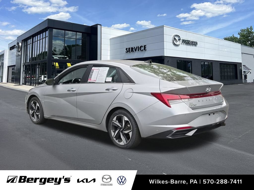 Used 2022 Hyundai Elantra Limited FWD image 8