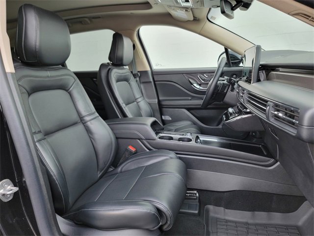 Certified 2025 Lincoln Corsair Reserve w/ Equipment Group 202A image 23