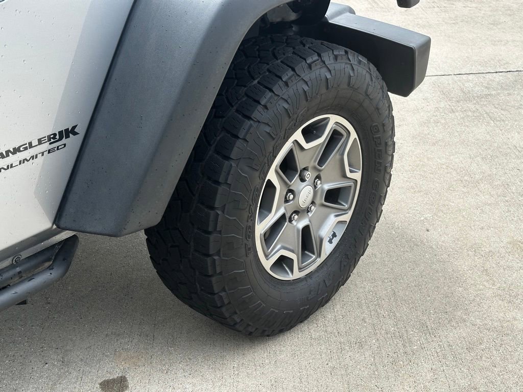 Used 2018 Jeep Wrangler Unlimited Rubicon w/ Connectivity Group AWD/4WD image 29