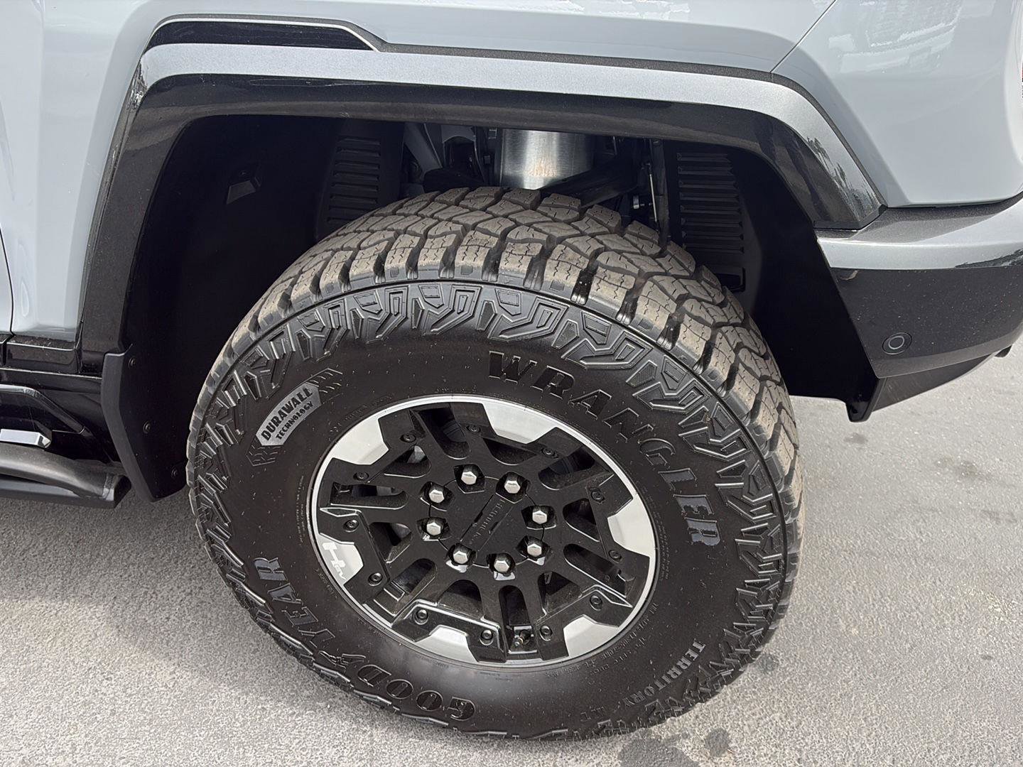 Used 2025 GMC Hummer EV 3X w/ Extreme Off-Road Package image 26
