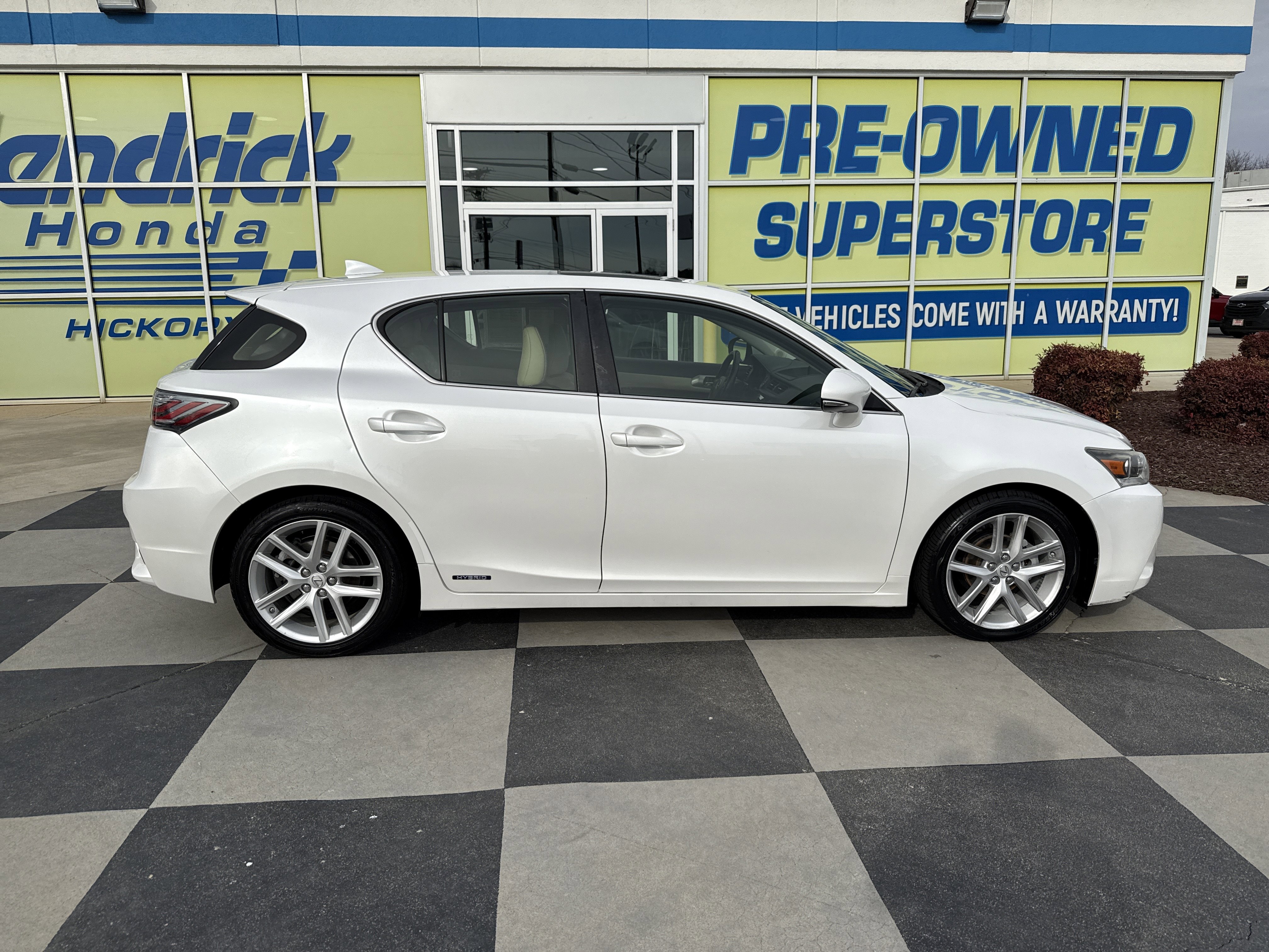 Used 2015 Lexus CT 200h w/ Navigation Package image 11
