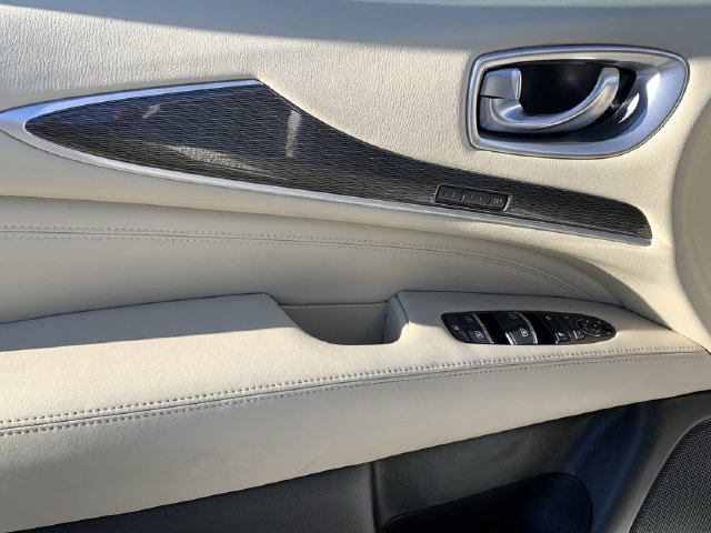Used 2019 INFINITI QX60 Luxe w/ Essential Package AWD/4WD image 17