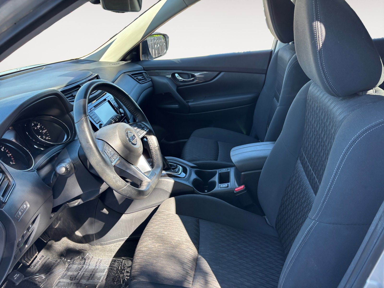 Used 2020 Nissan Rogue SV image 23