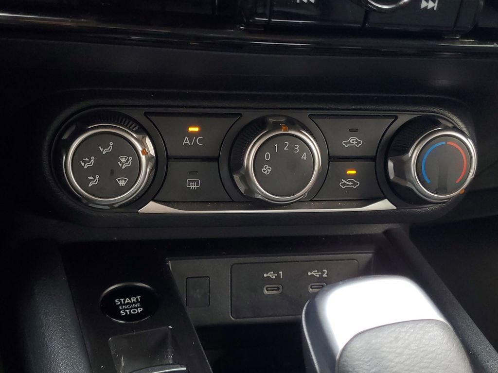 Used 2025 Nissan Kicks SV image 24