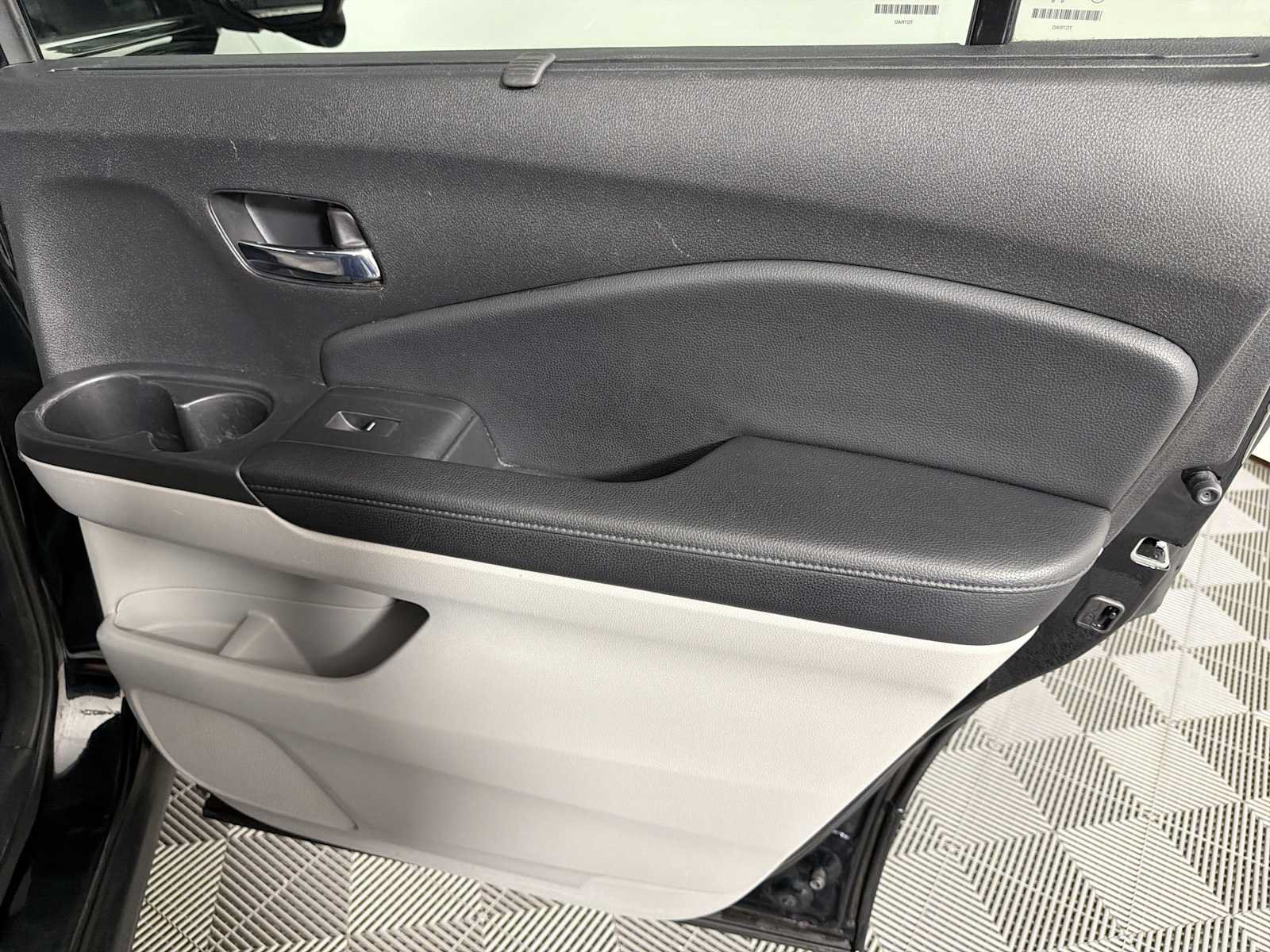 Used 2017 Nissan Titan SL RWD image 45