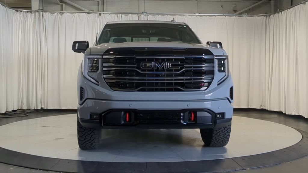 Used 2025 GMC Sierra 1500 AT4 w/ AT4 Premium Package AWD/4WD image 3