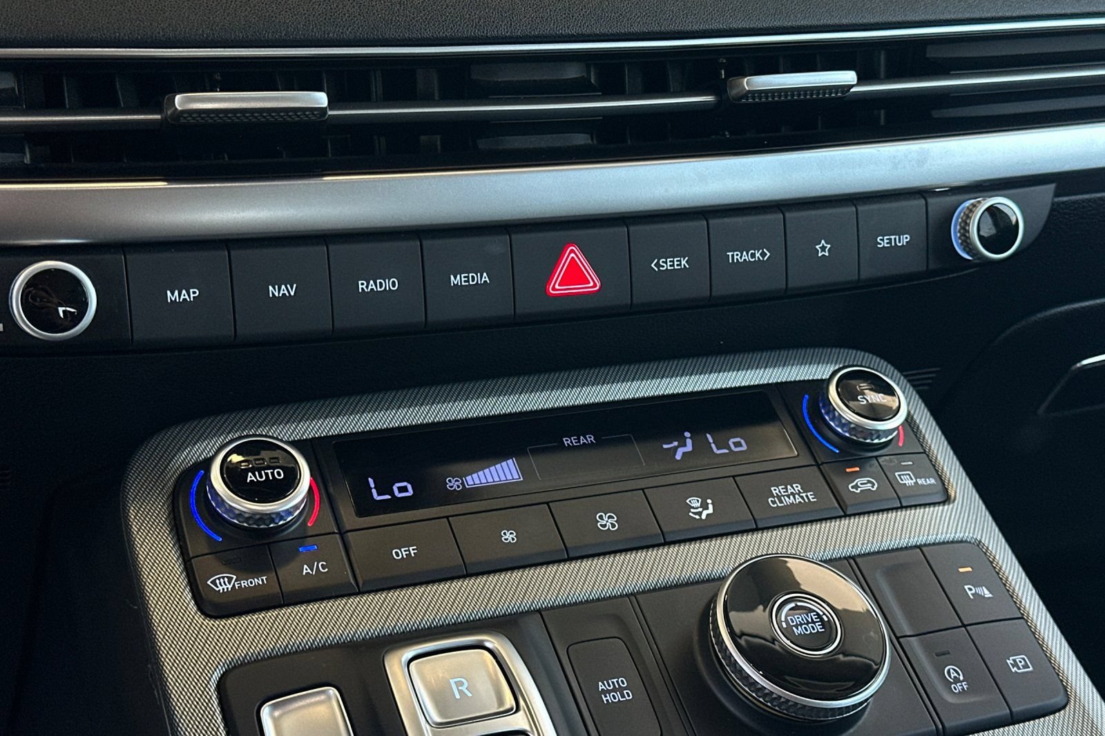 Used 2024 Hyundai Palisade SEL FWD image 28
