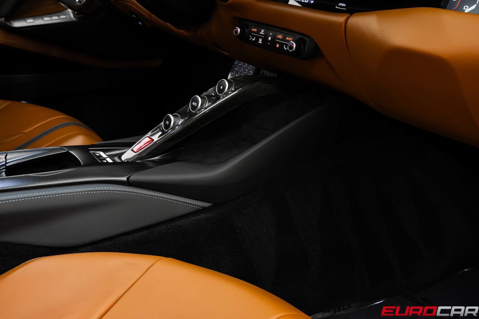 Used 2020 Ferrari 812 Superfast RWD image 40