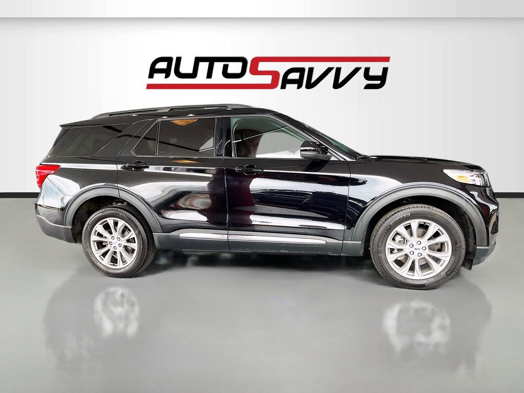 Used 2024 Ford Explorer XLT w/ Equipment Group 202A image 8