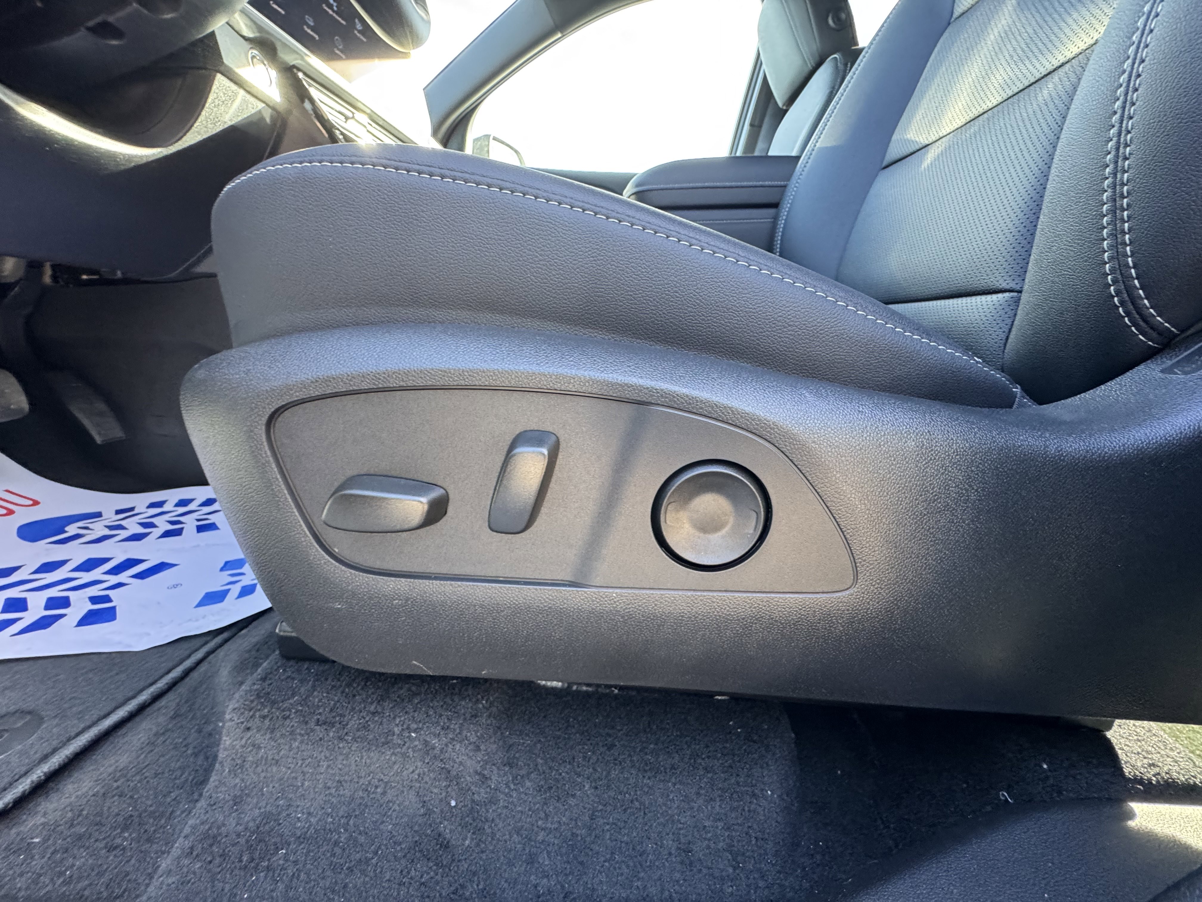 New 2026 Chevrolet Traverse LT w/ Sun and Wheel Package image 13