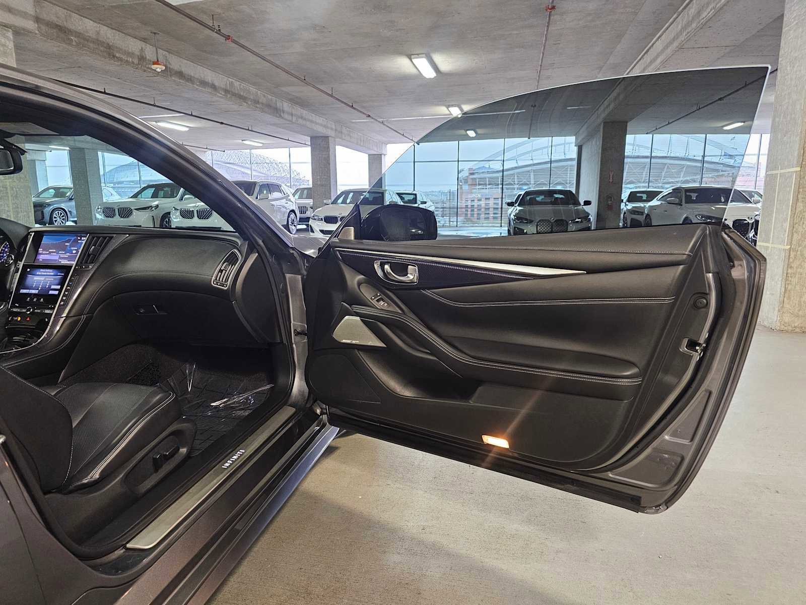 Used 2017 INFINITI Q60 3.0t Sport image 35