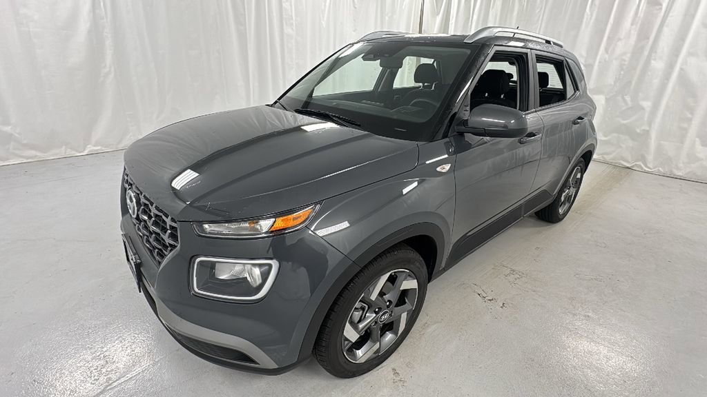 Used 2025 Hyundai Venue SEL image 7