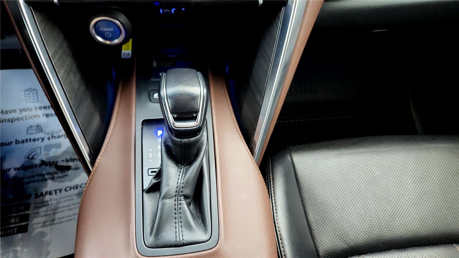 Used 2021 Toyota Venza Limited image 28