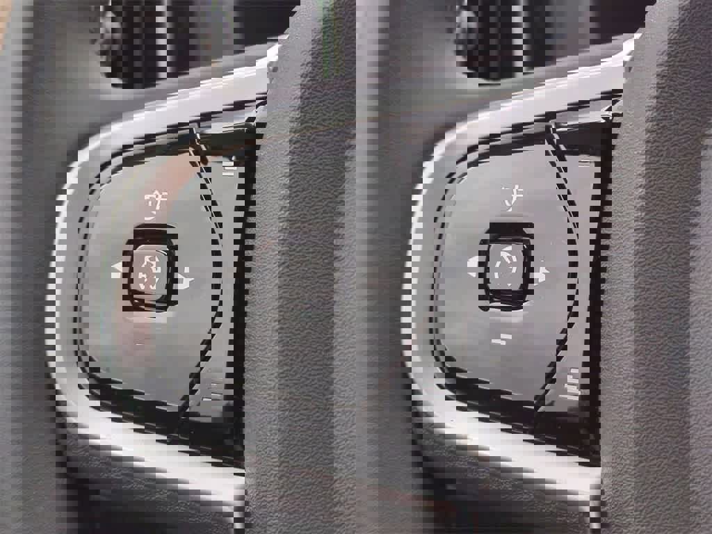 Certified 2026 Volvo XC60 B5 Plus w/ Protection Package Premier image 24