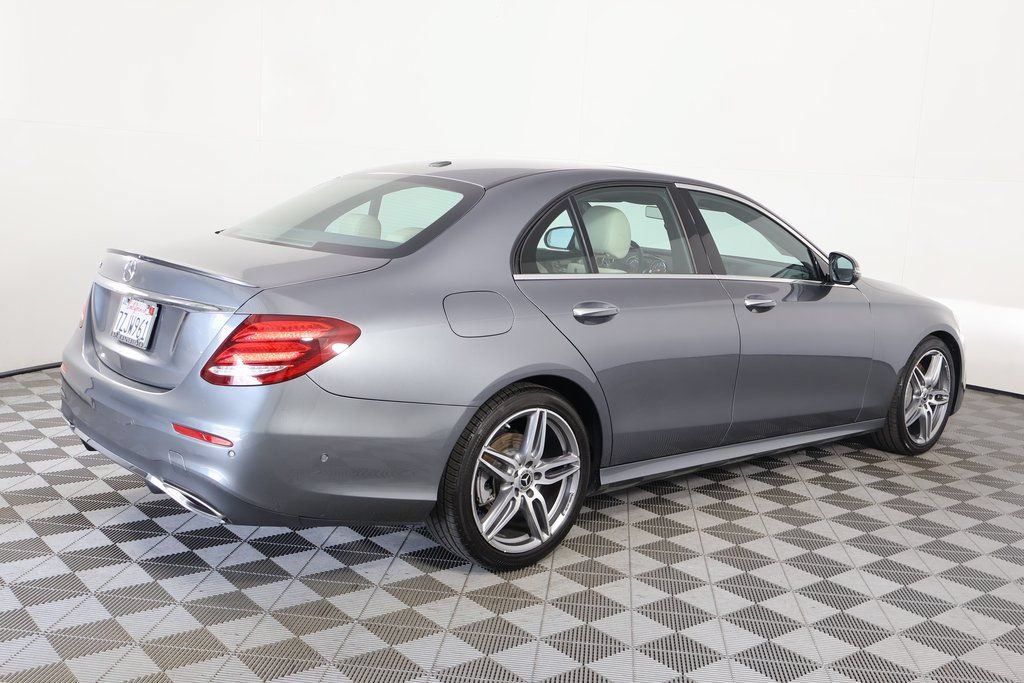 Used 2017 Mercedes-Benz E 300 image 4