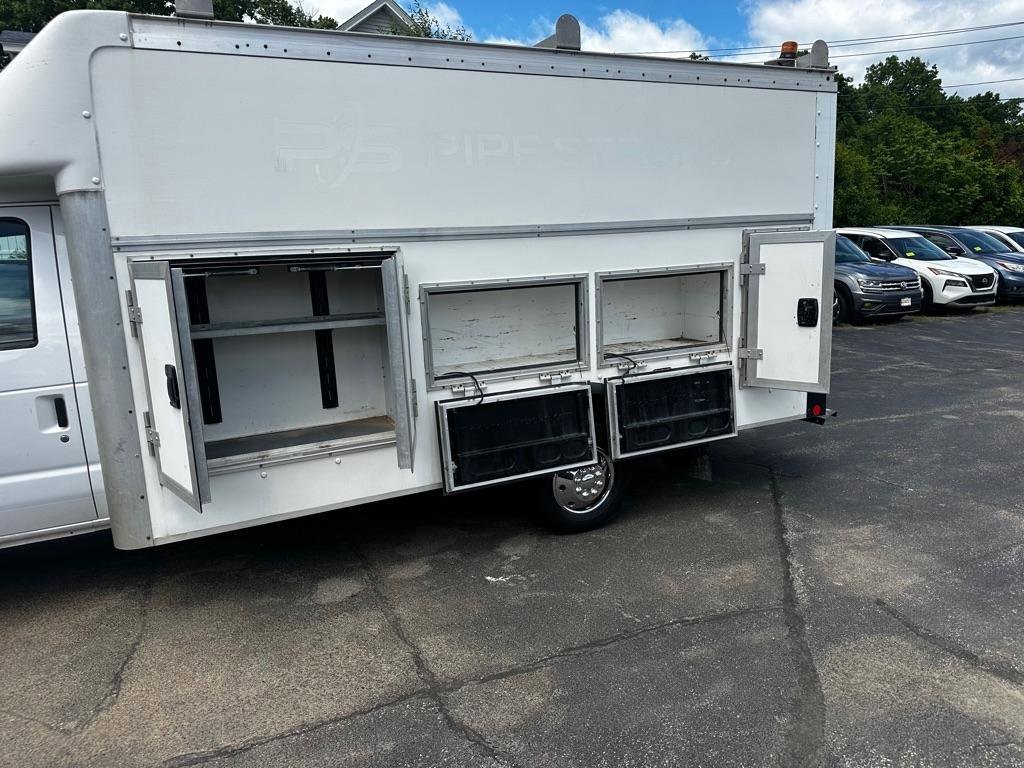 Used 2019 Ford E-450 and Econoline 450 Super Duty w/ Power Windows & Locks Group RWD image 8