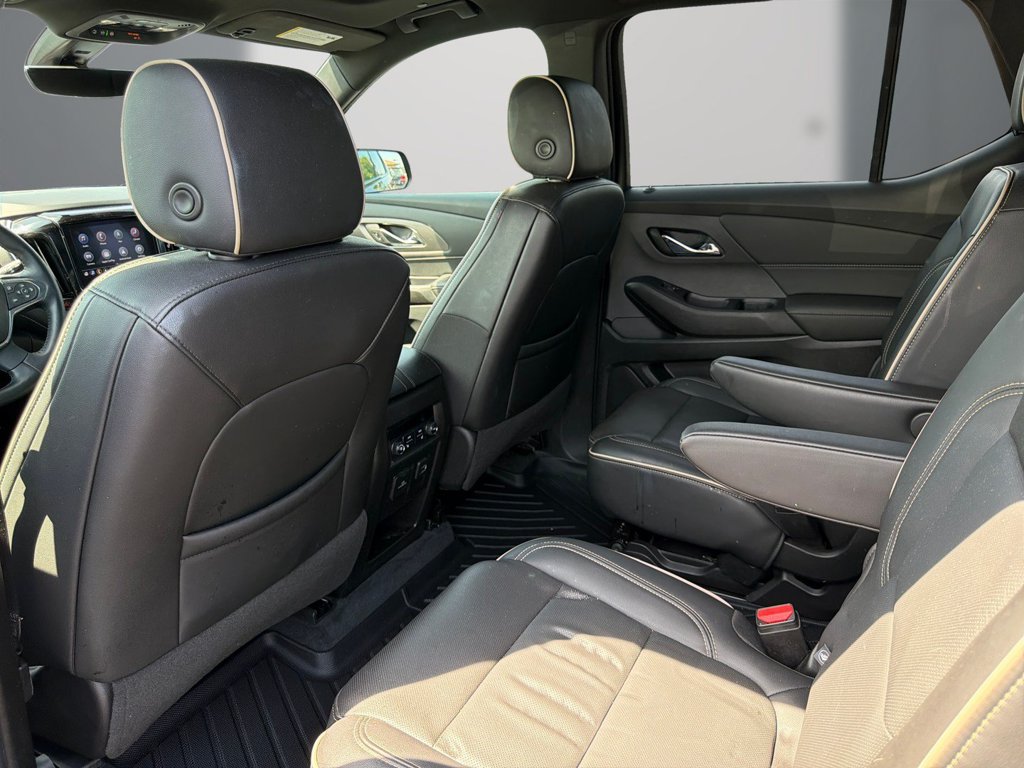 Used 2022 Chevrolet Traverse Premier w/ Redline Edition FWD image 15