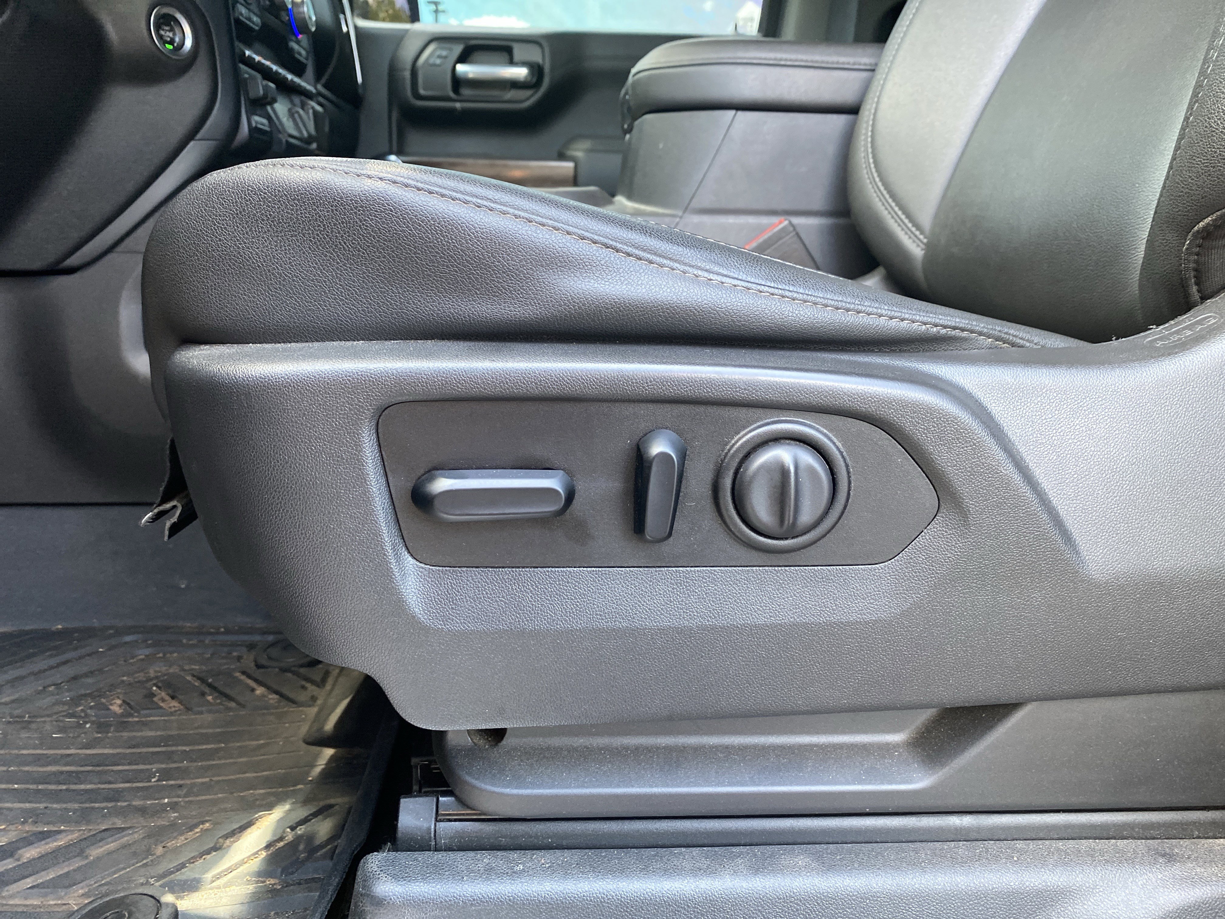 Used 2021 Chevrolet Silverado 1500 LT Trail Boss w/ Convenience Package II AWD/4WD image 20