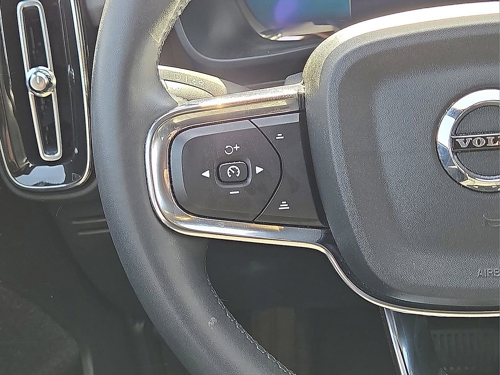Used 2023 Volvo XC40 Recharge Plus w/ Protection Package Premier image 19