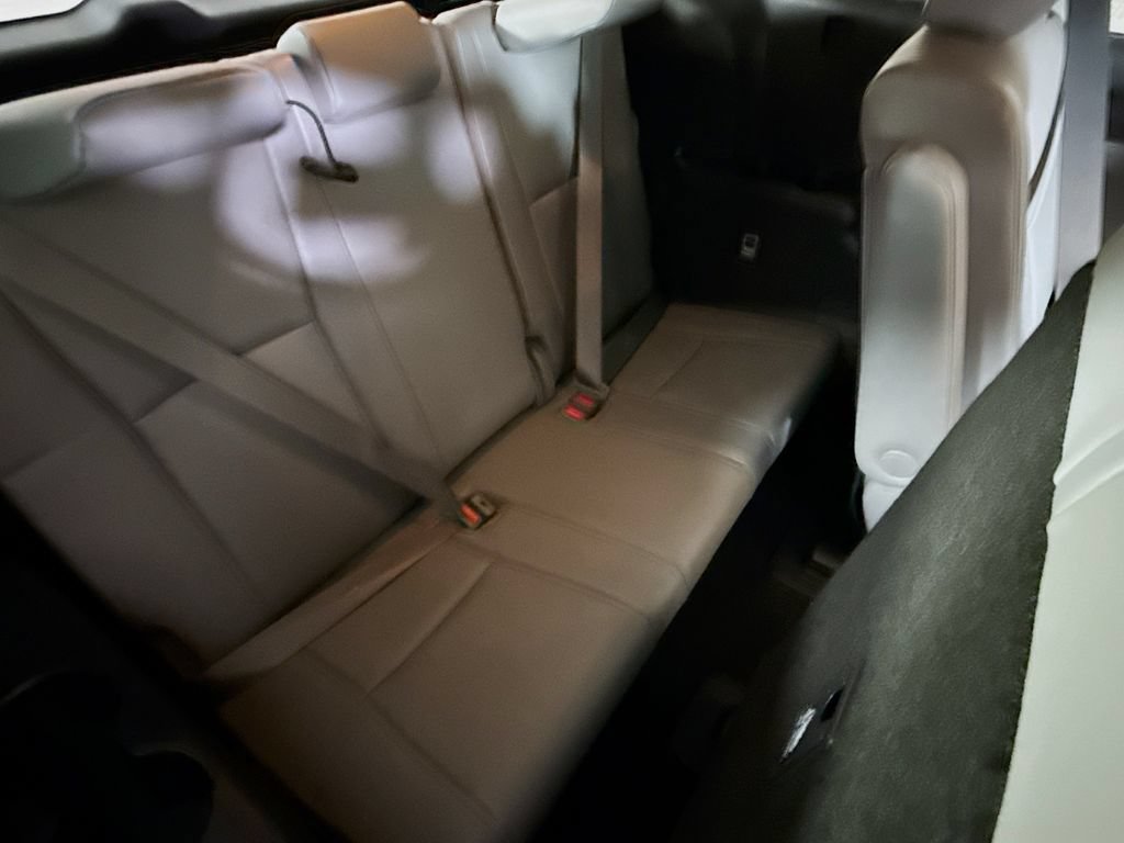 Certified 2021 Toyota Highlander XLE AWD/4WD image 32
