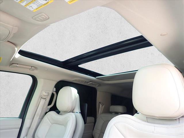 Used 2018 Lincoln Navigator L Reserve w/ Technology Package AWD/4WD image 9