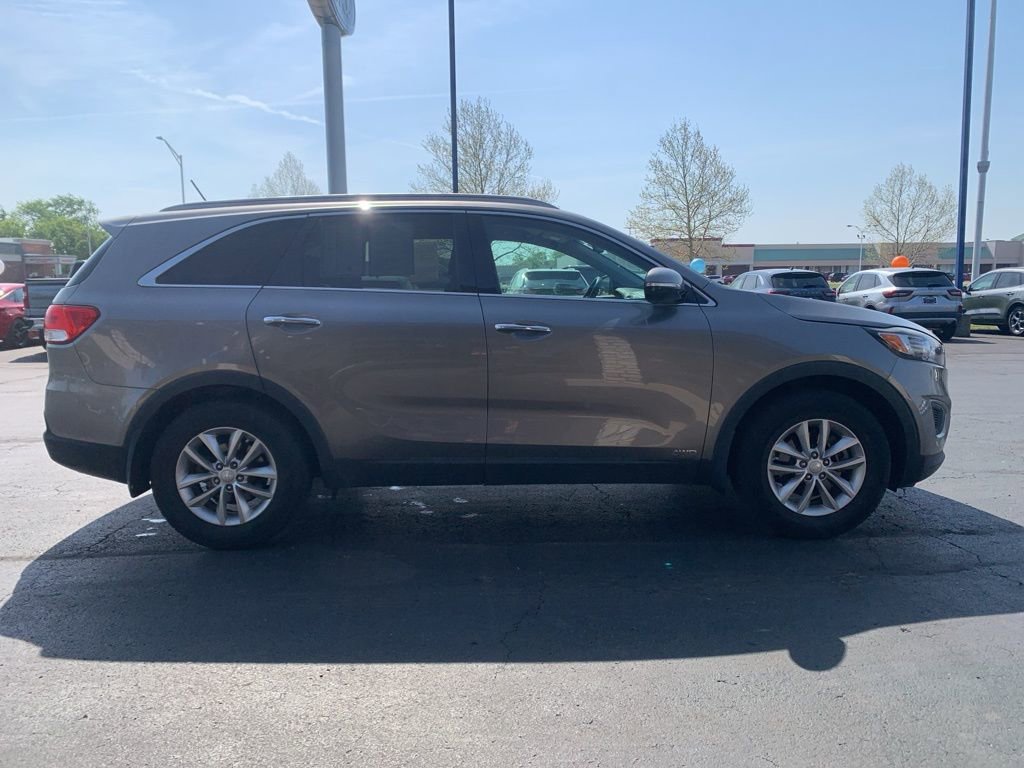 Used 2016 Kia Sorento LX AWD/4WD image 2