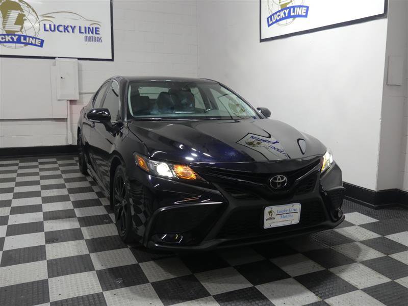 Used 2021 Toyota Camry SE w/ Cold Weather Package image 5