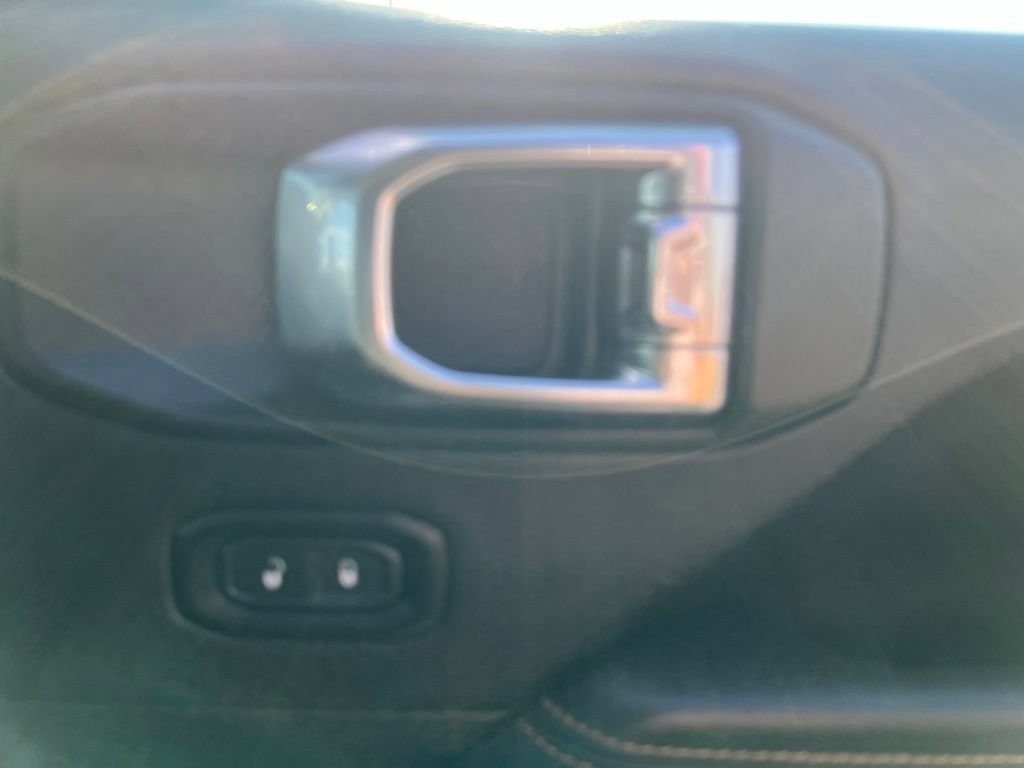 Used 2025 Jeep Wrangler Unlimited Sahara AWD/4WD image 30