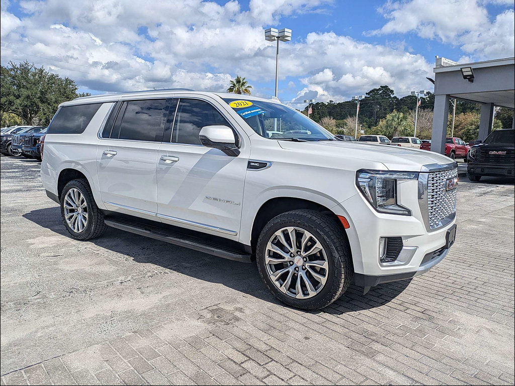 Used 2021 GMC Yukon XL Denali AWD/4WD image 3