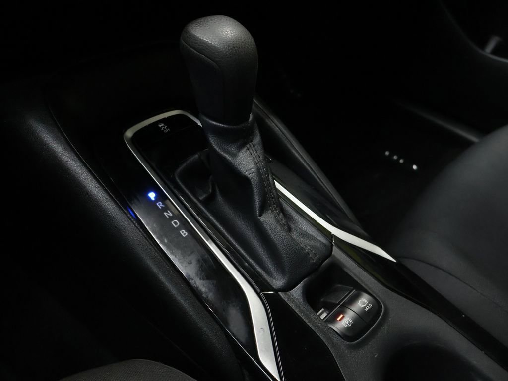 Used 2021 Toyota Corolla LE image 23