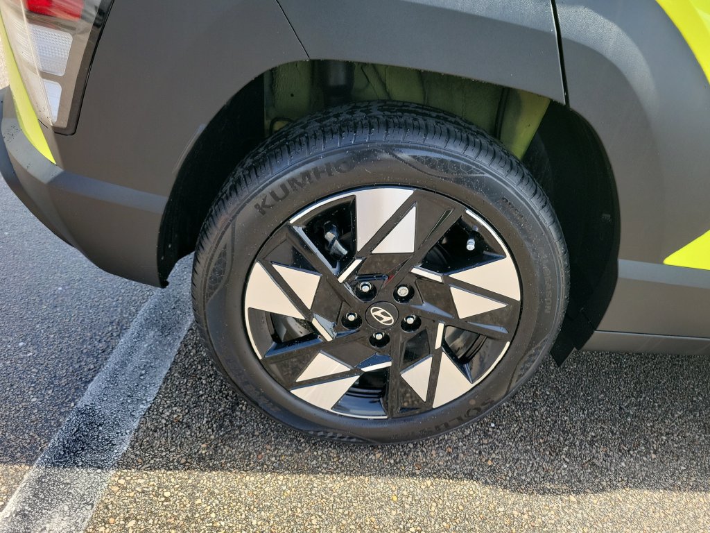 Used 2024 Hyundai Kona SEL FWD image 30