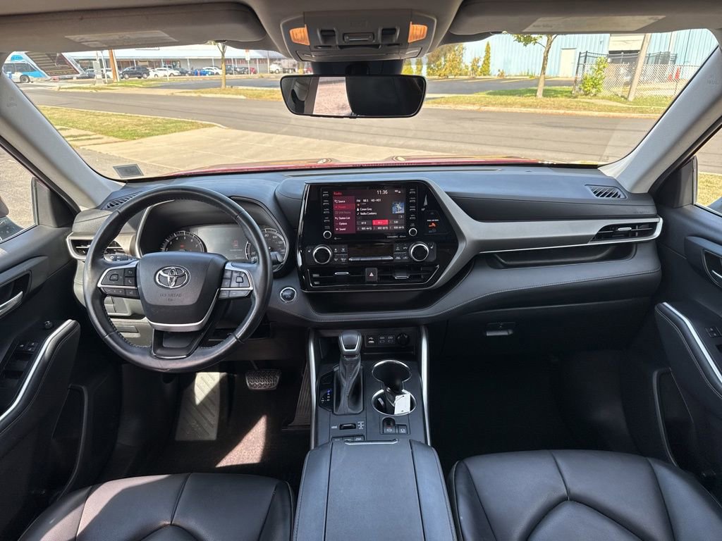 Used 2022 Toyota Highlander XLE image 22