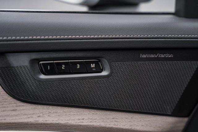 New 2026 Volvo XC90 B6 Plus w/ Protection Package Premier image 36