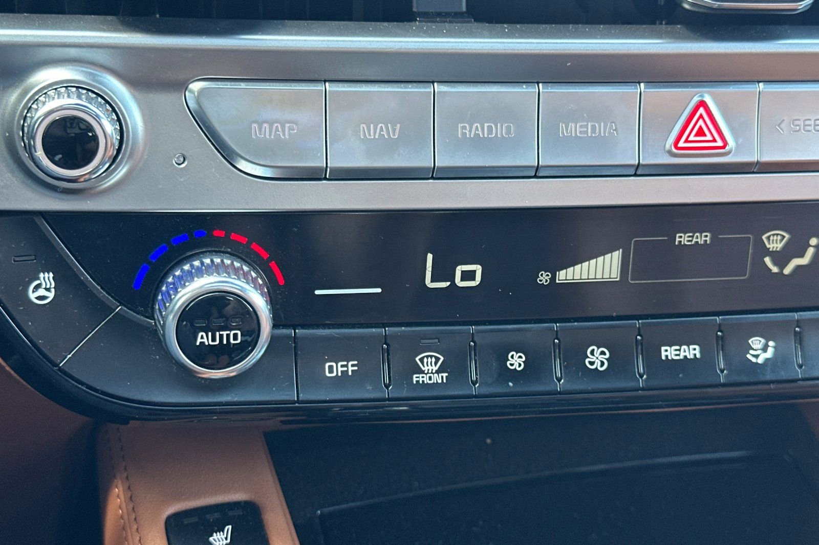 Used 2024 Kia Telluride EX X-Line image 28