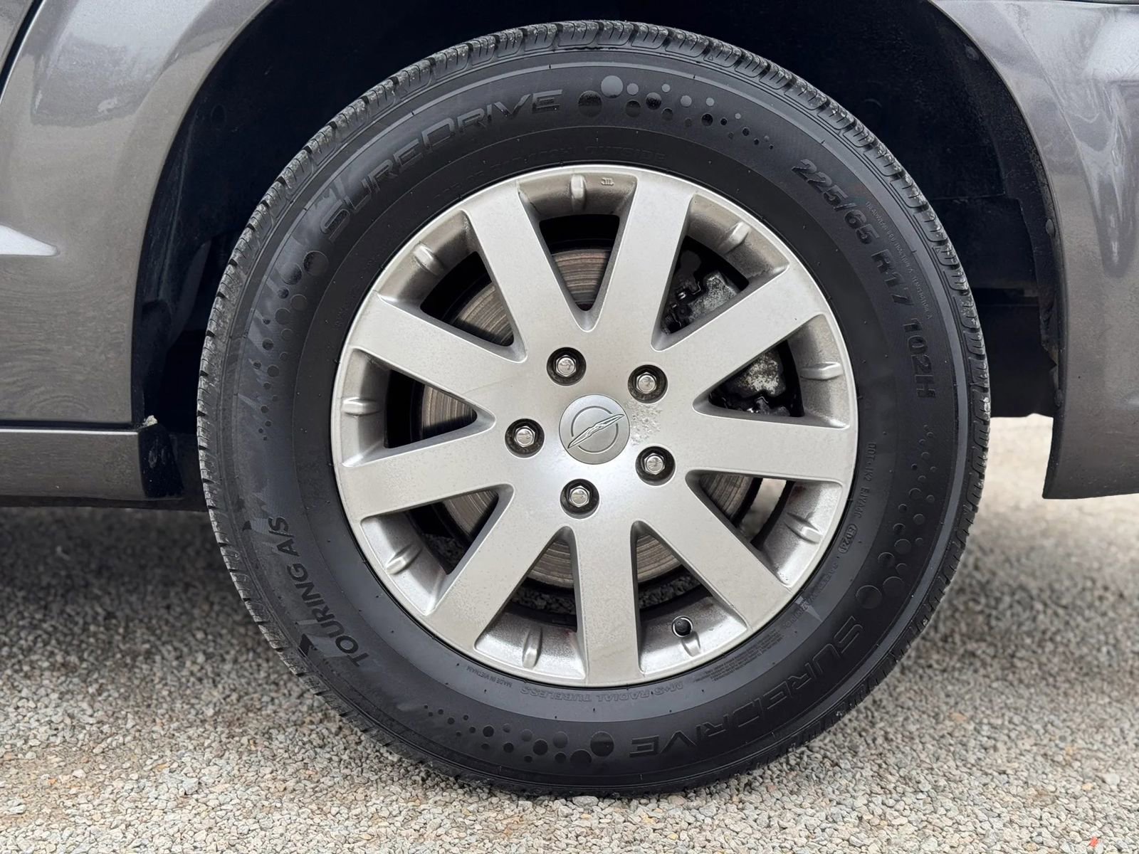 Used 2016 Chrysler Town & Country Touring w/ Driver Convenience Group FWD image 13
