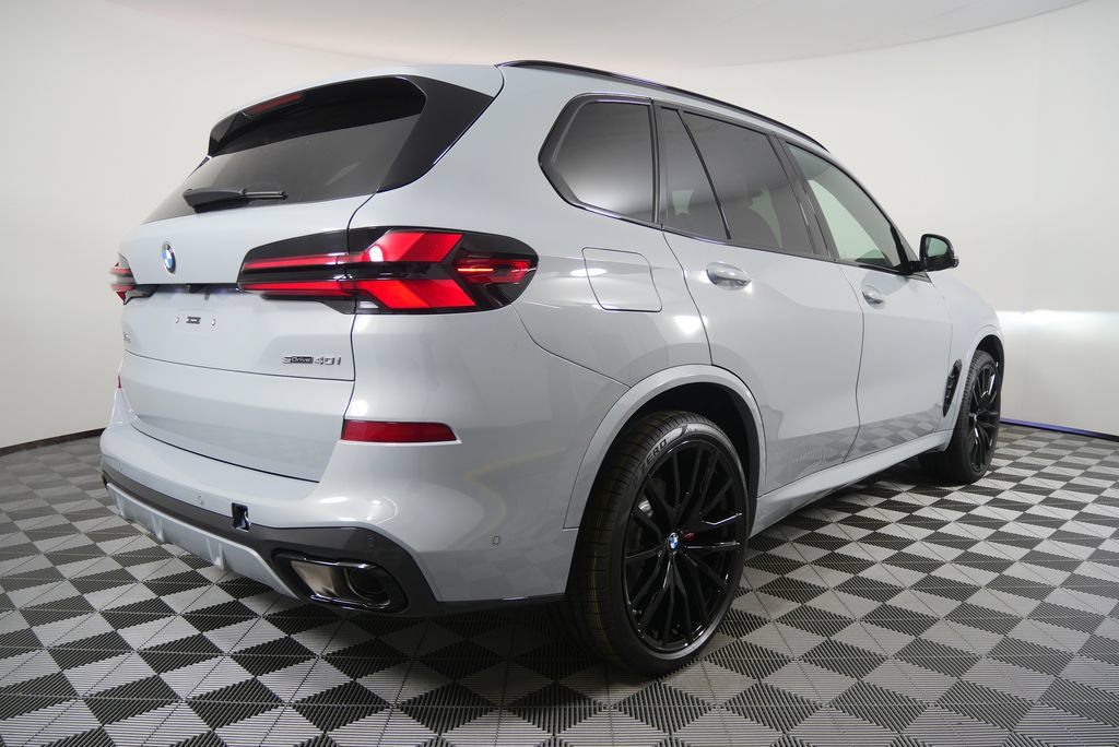 Used 2026 BMW X5 sDrive40i w/ M Sport Package RWD image 6
