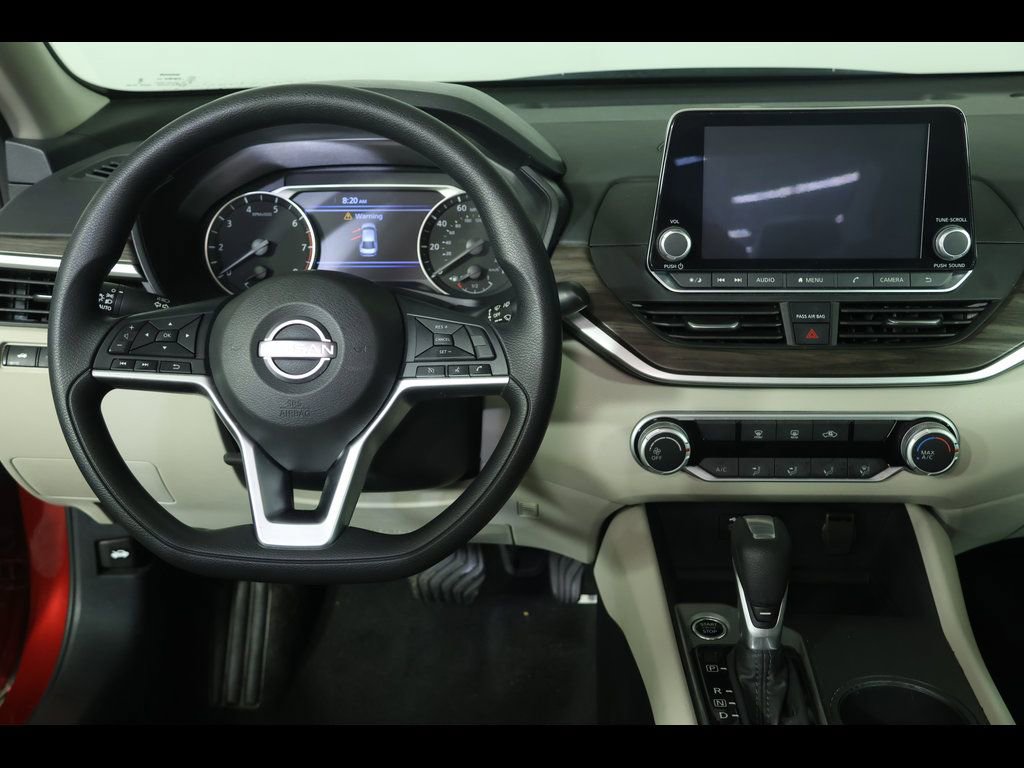 Used 2025 Nissan Altima 2.5 SV image 14